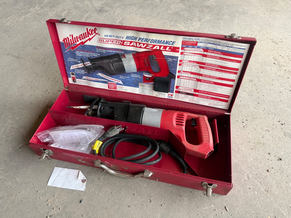 MILWAUKEE SAWZALL