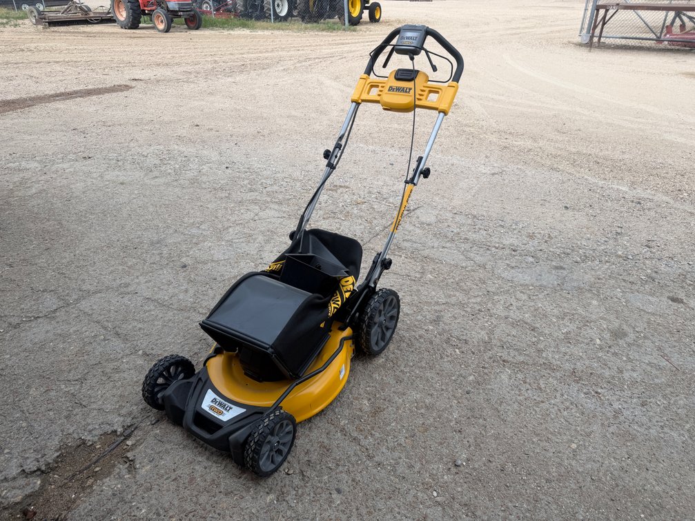 DEWALT RWD PUSH MOWER