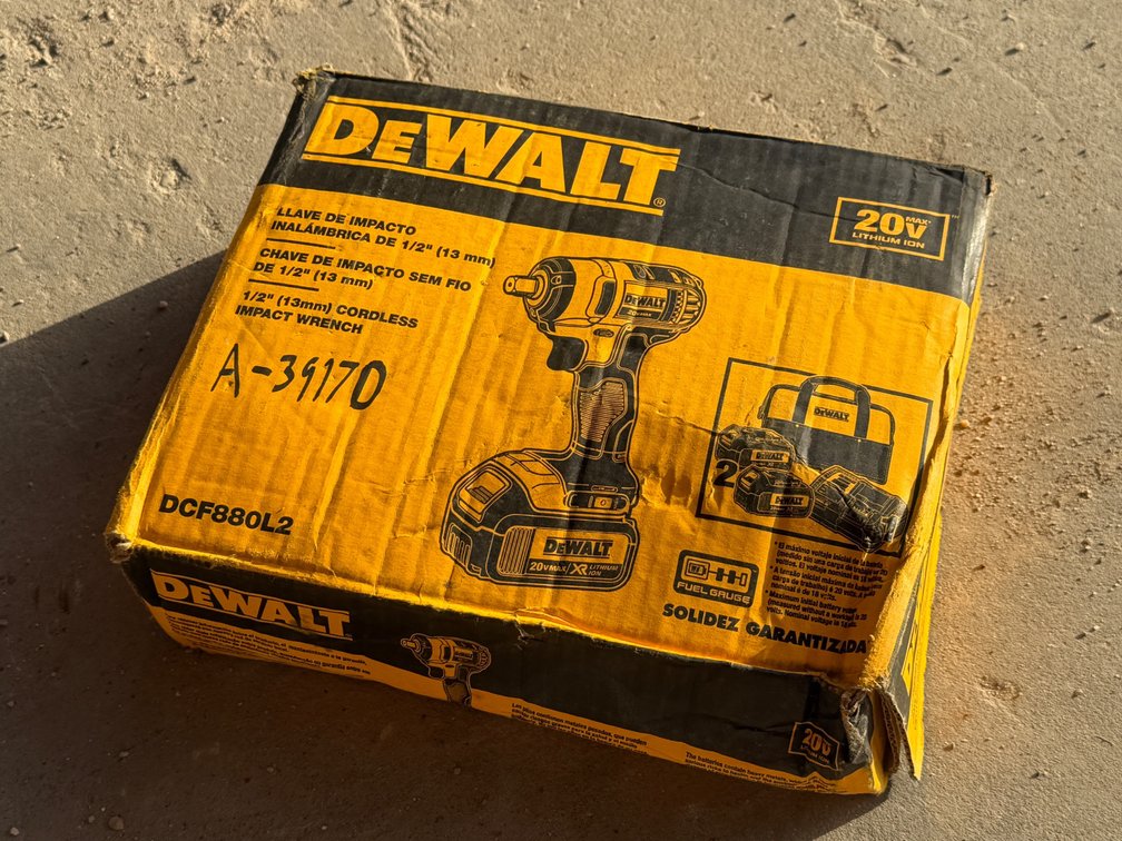 DEWALT 1/2IN CORDLESS IMPACT WRENCH