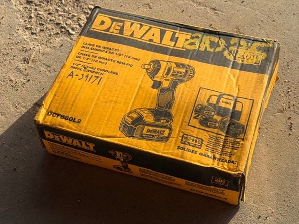 DEWALT 1/2IN CORDLESS IMPACT WRENCH