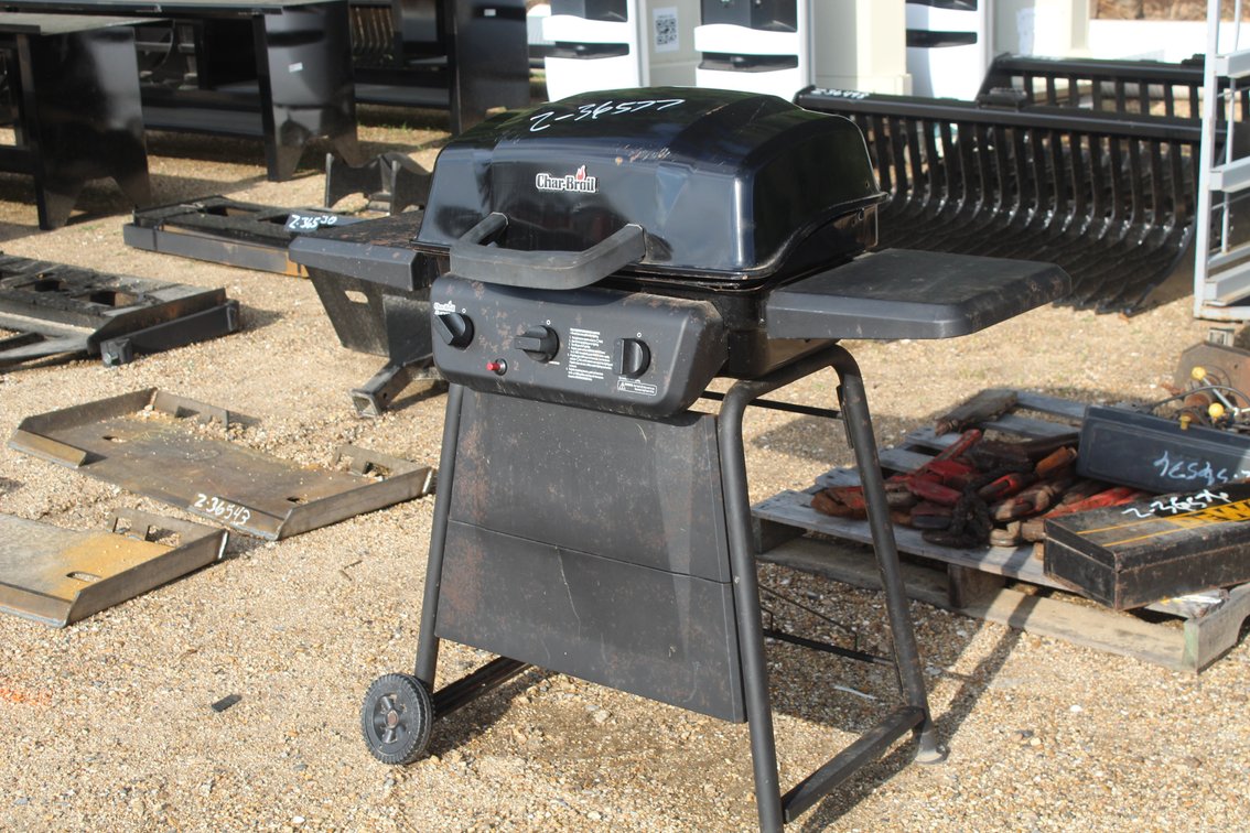 CHAR-BROIL GRILL