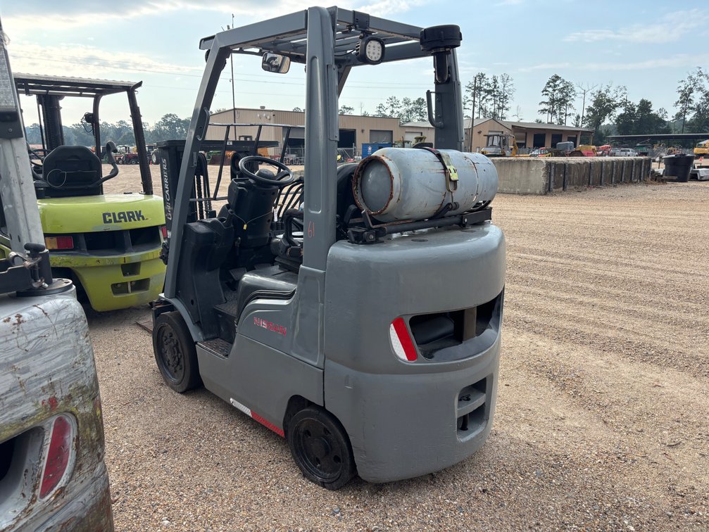 NISSAN UNI CARRY FORKLIFT PROPANE