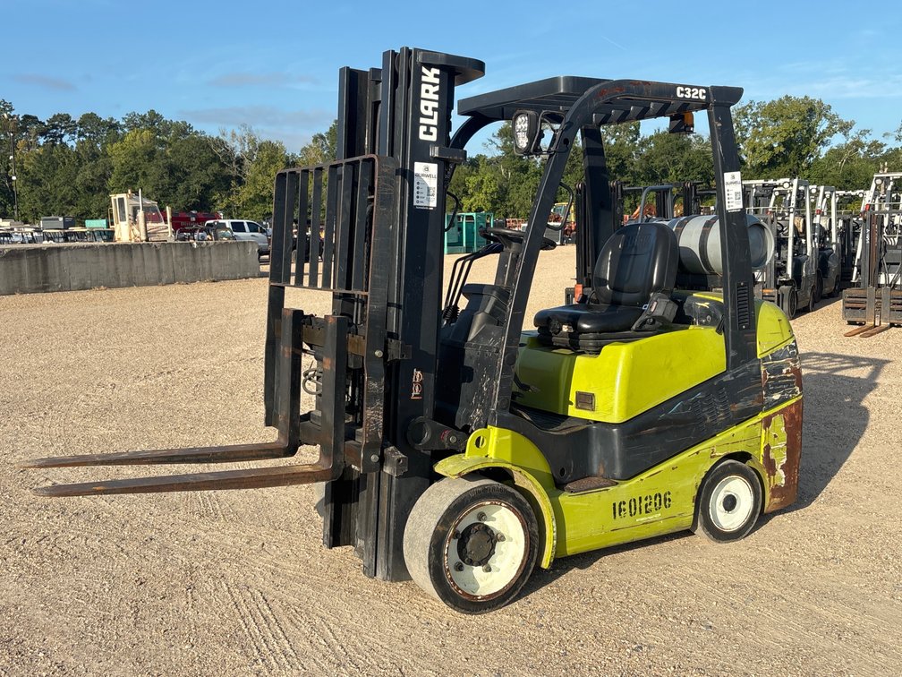 CLARK C32C FORKLIFT