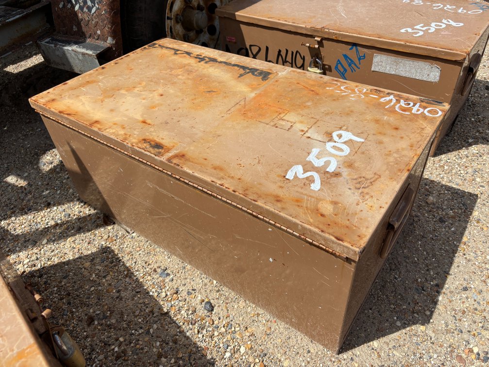 KNAACK TOOL BOX
