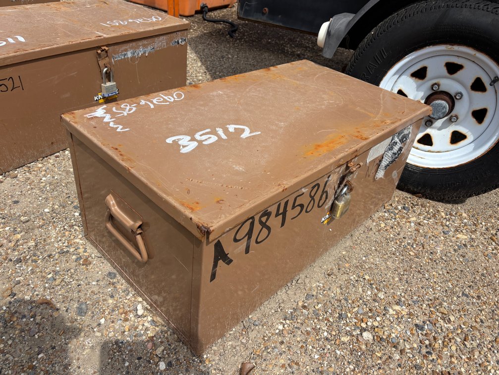 KNAACK TOOL BOX