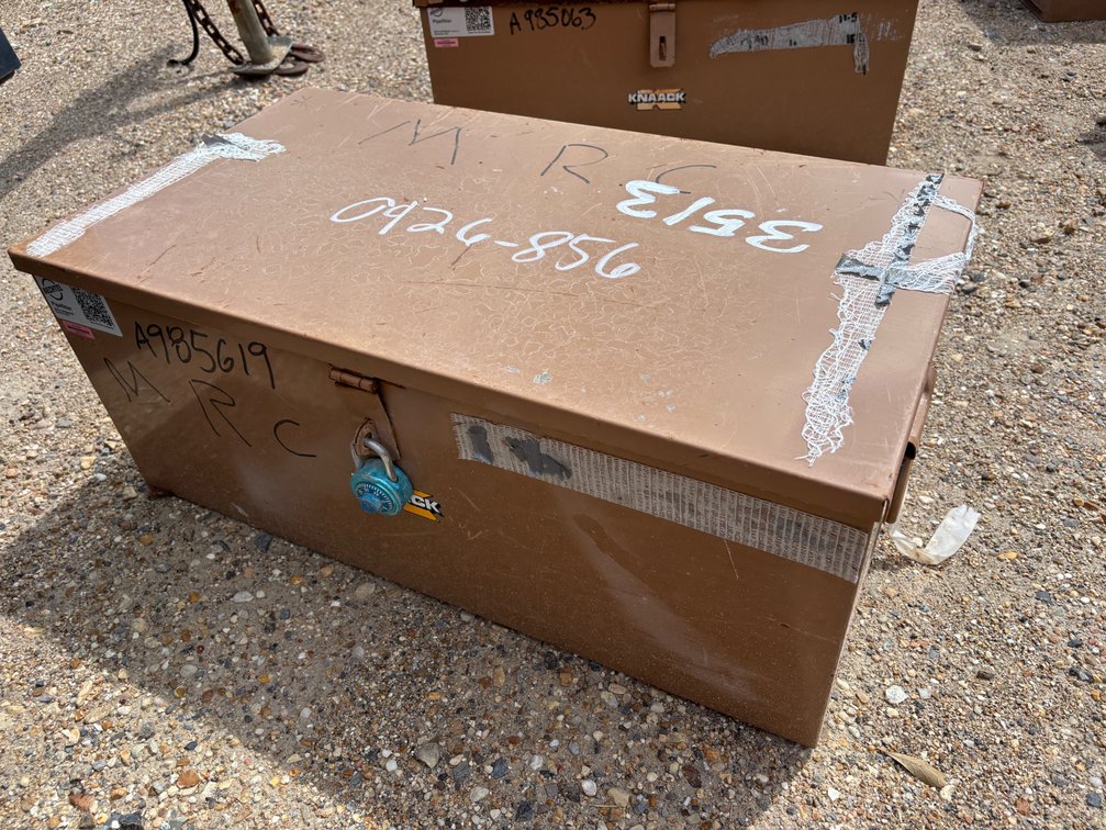 KNAACK TOOL BOX