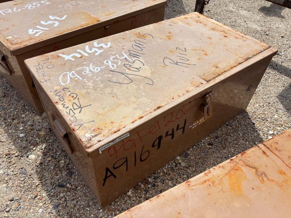 KNAACK TOOL BOX