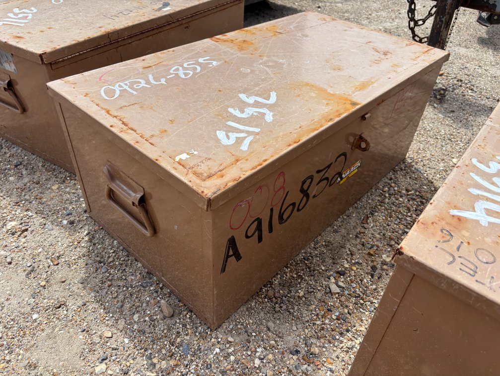 KNAACK TOOL BOX