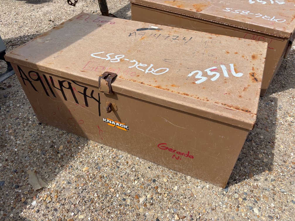 KNAACK TOOL BOX