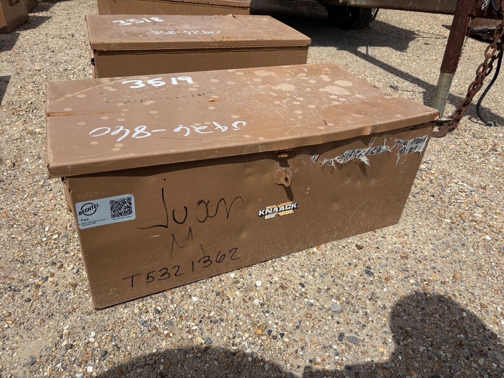 KNAACK TOOL BOX