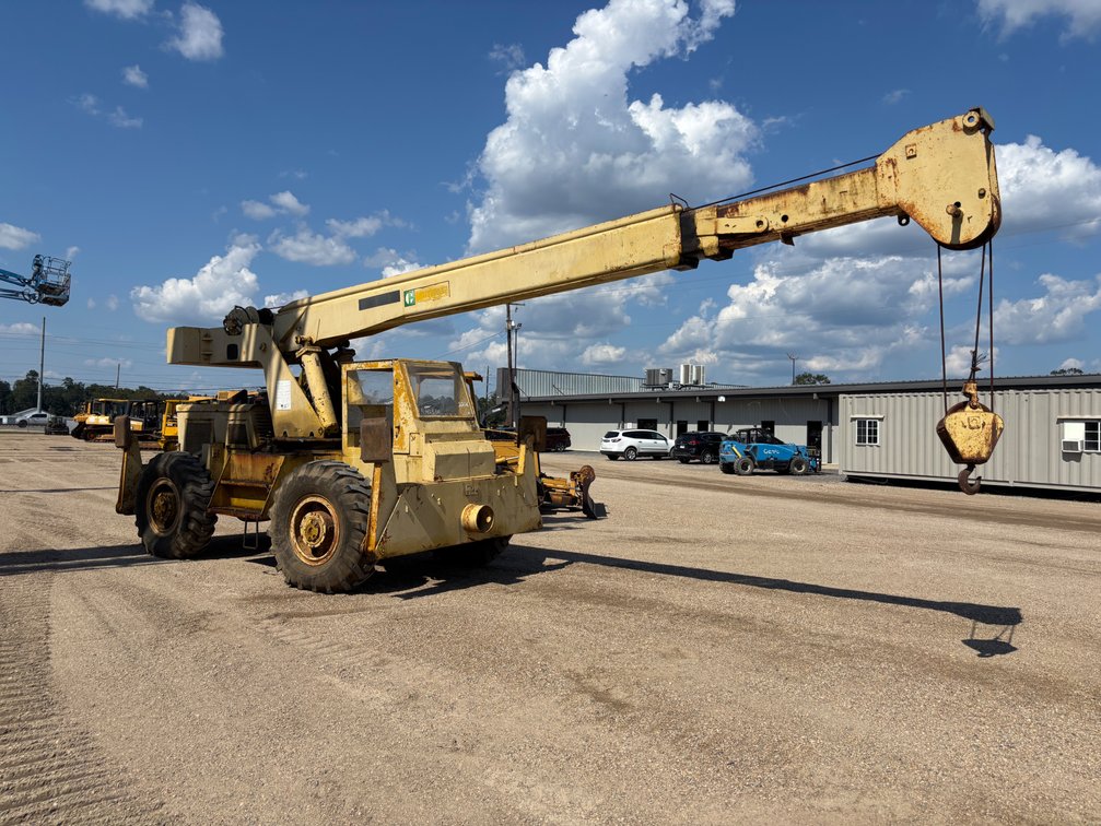GROVE RT49 ROUGH TERRAIN CRANE