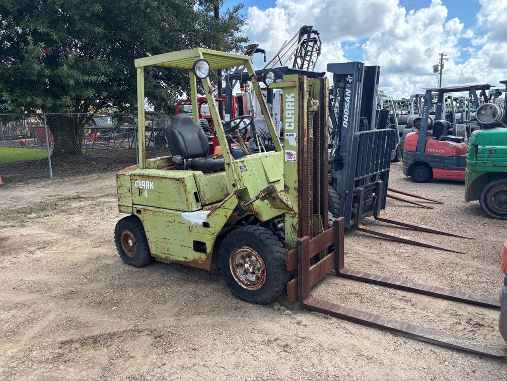 CLARK F4 FORKLIFT
