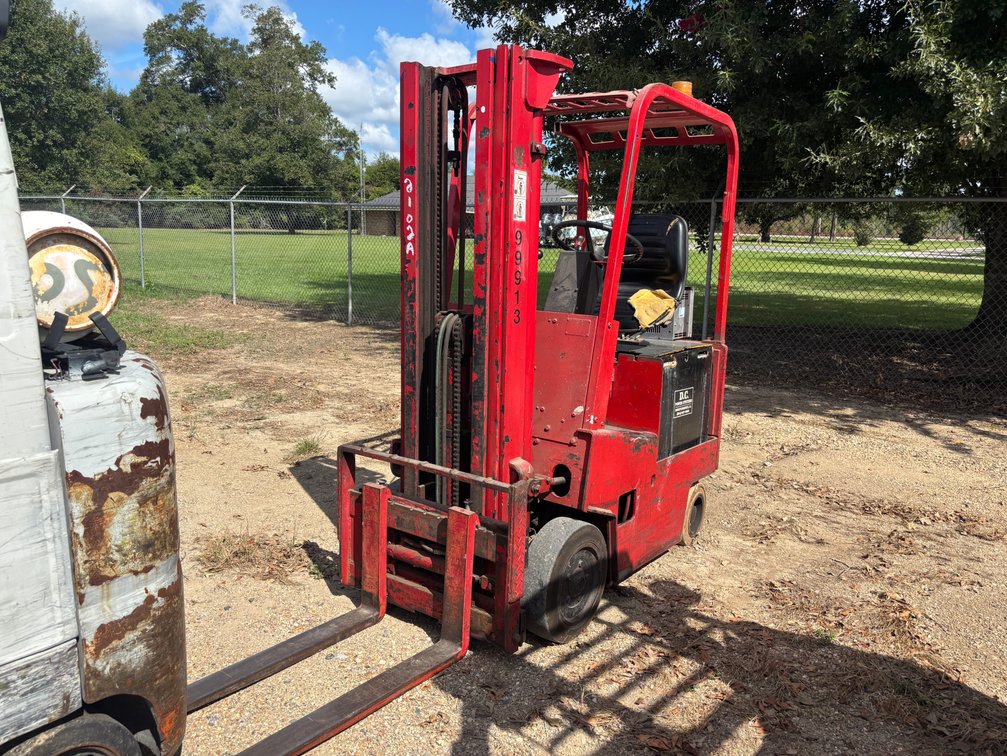 YALE FORKLIFT