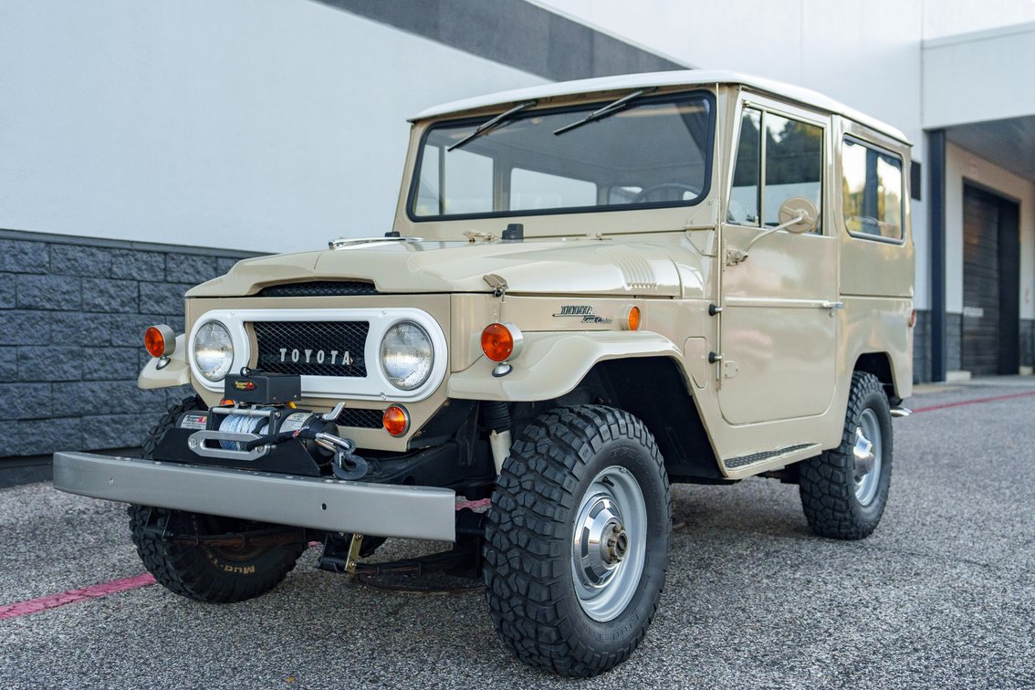 1969 TOYOTA LAND CRUISER FJ40