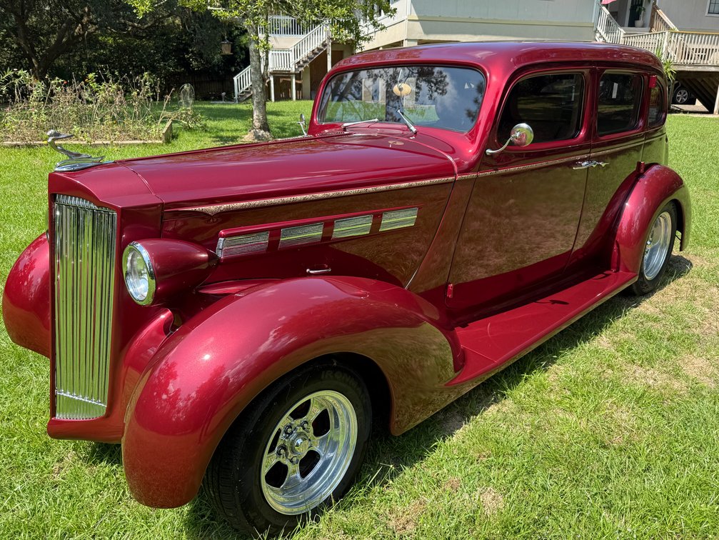 1937 PACKARD LUXURY
