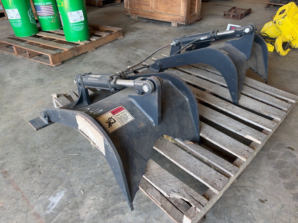 Hydraulic Grapple Assembly for Skid steer