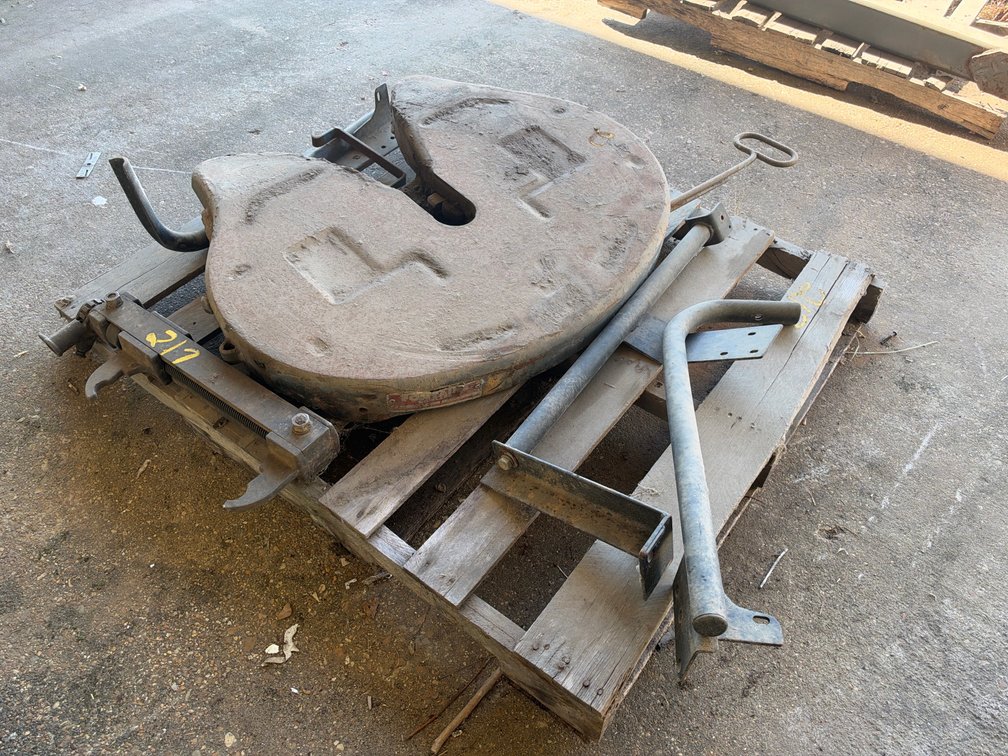 Fontaine Fifth Wheel Hitch Assembly