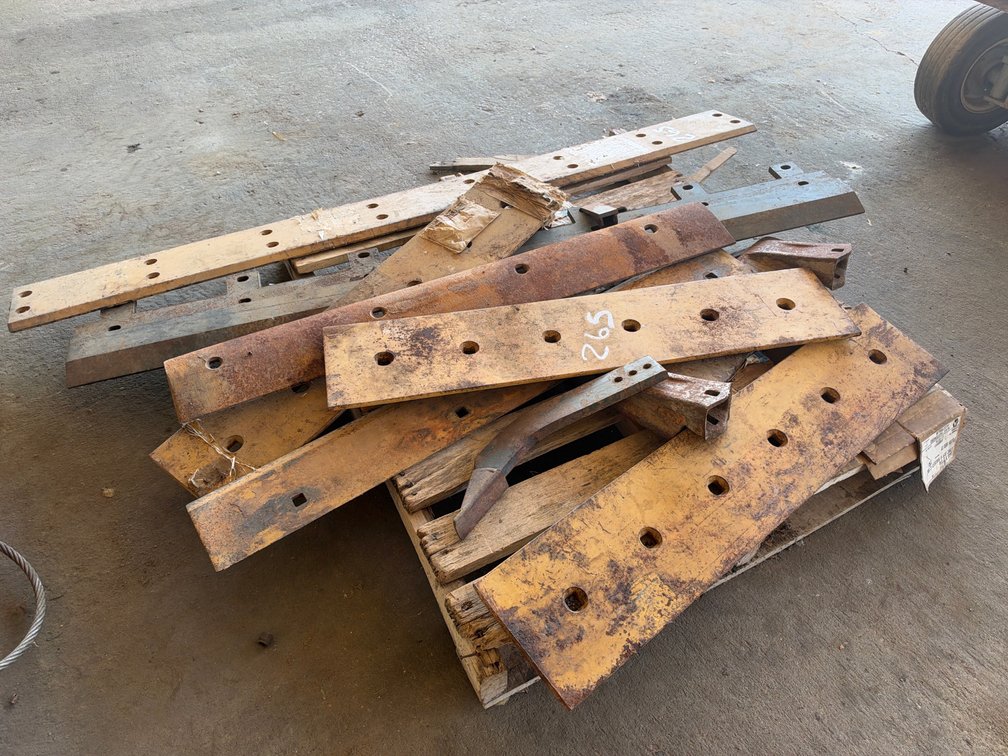 Bolt on Cutting Edges