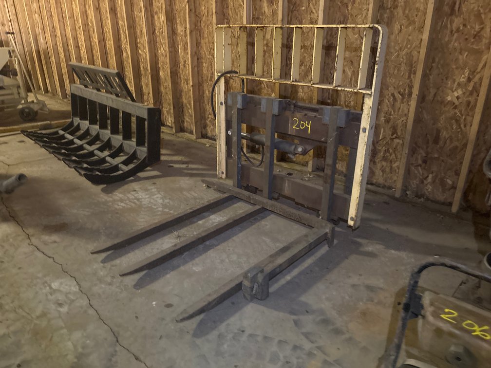 Hydraulic Four-Tine Forklift Attachment with Load Backrest