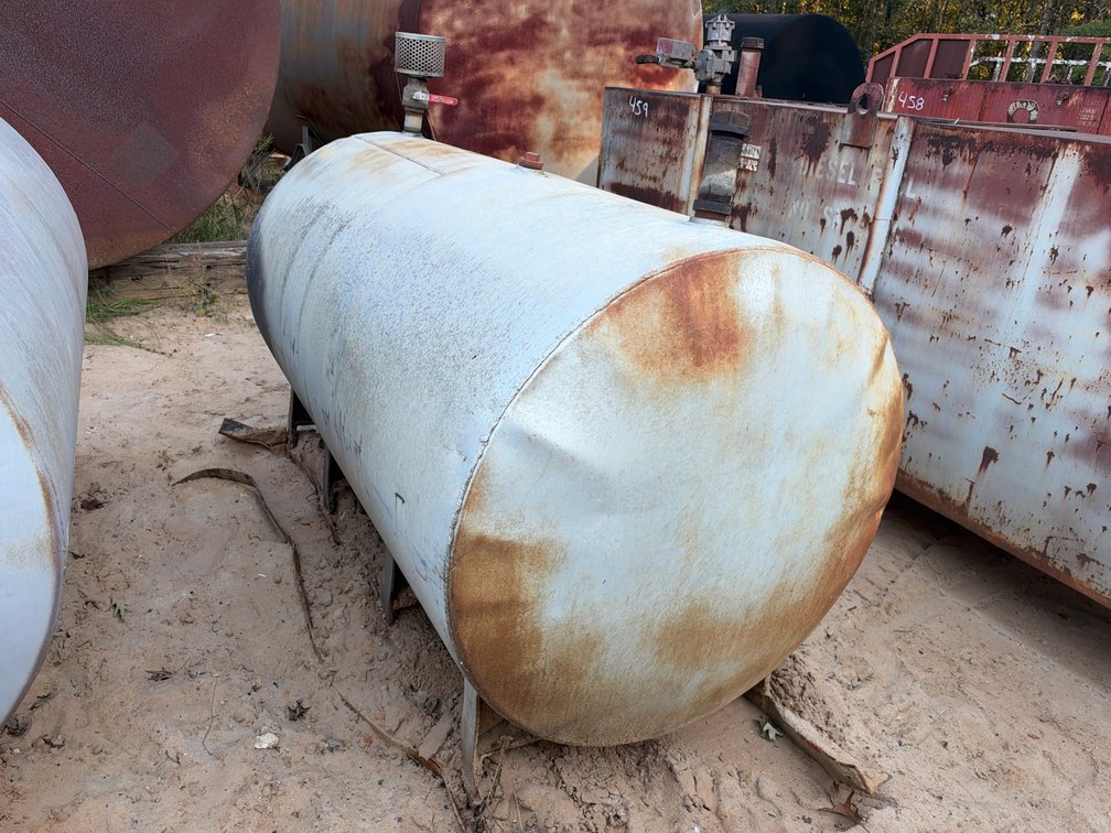SKID MOUNTED FUEL STORAGE TANK
