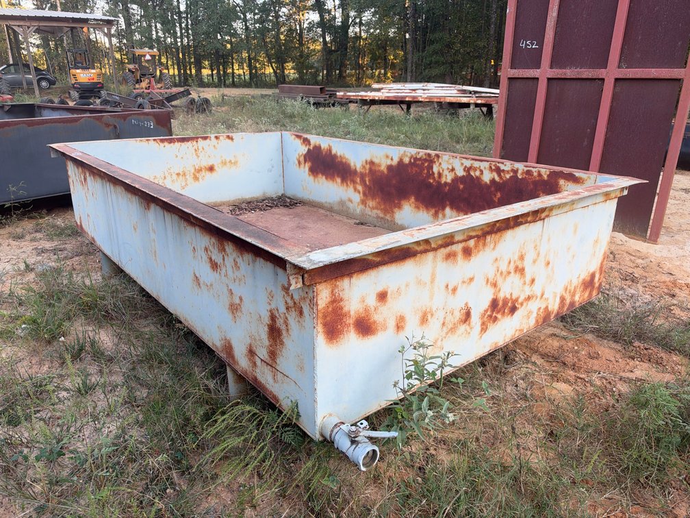 SKID MOUNTED HOLDING TANK