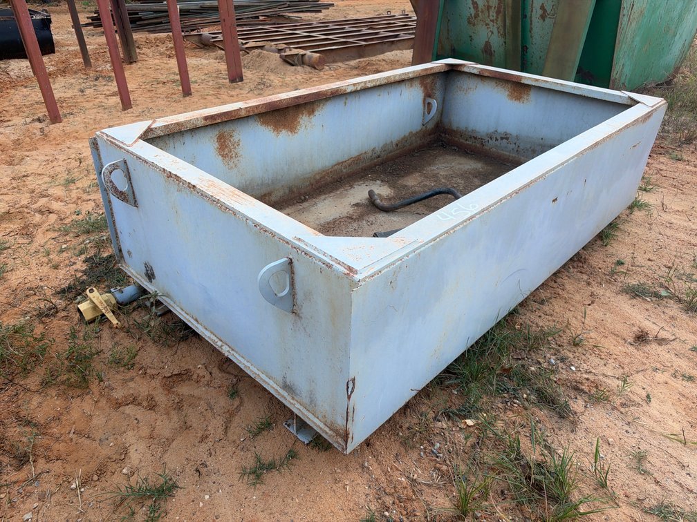 SKID MOUNTED HOLDING TANK