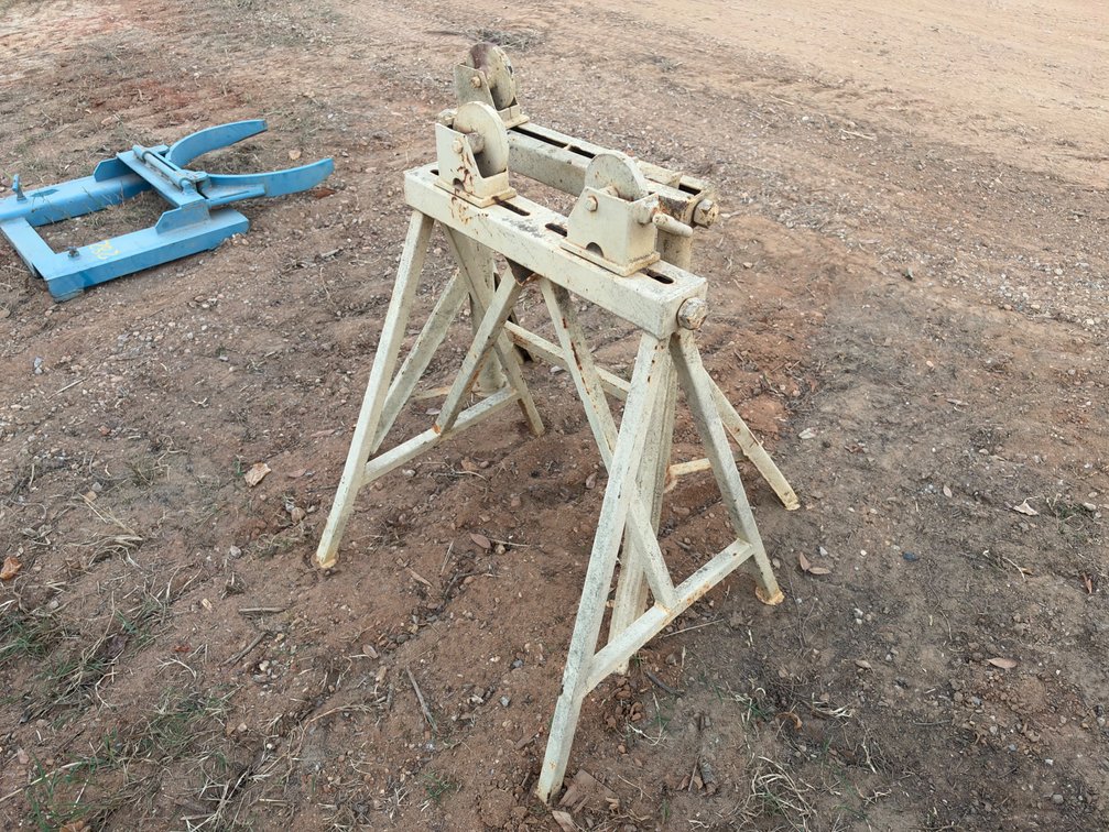 (2) PIPE STANDS
