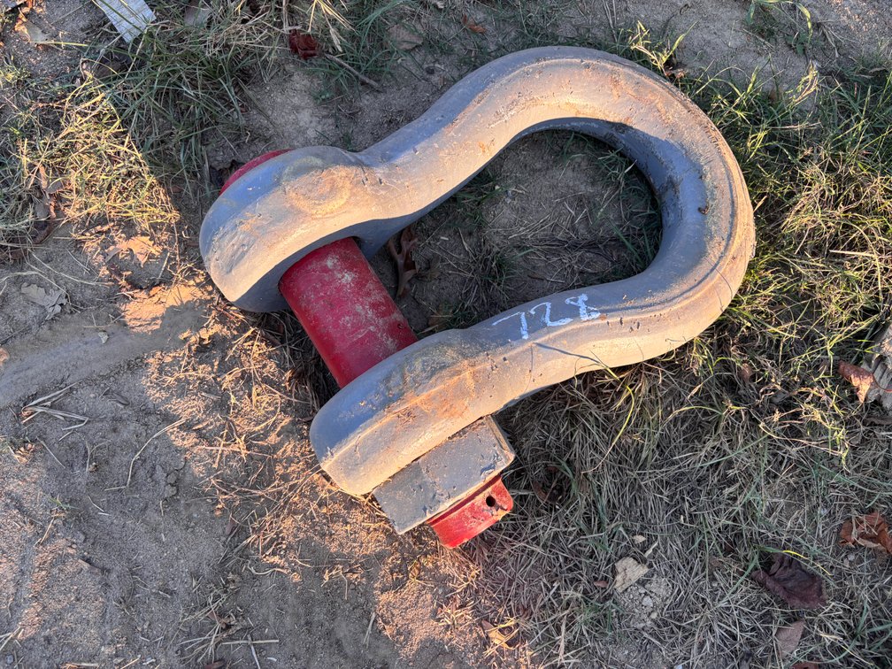 Shackle