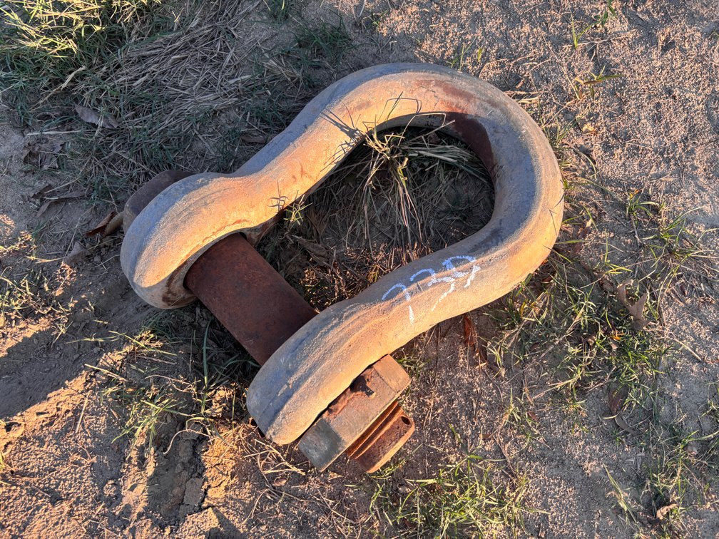 Shackle