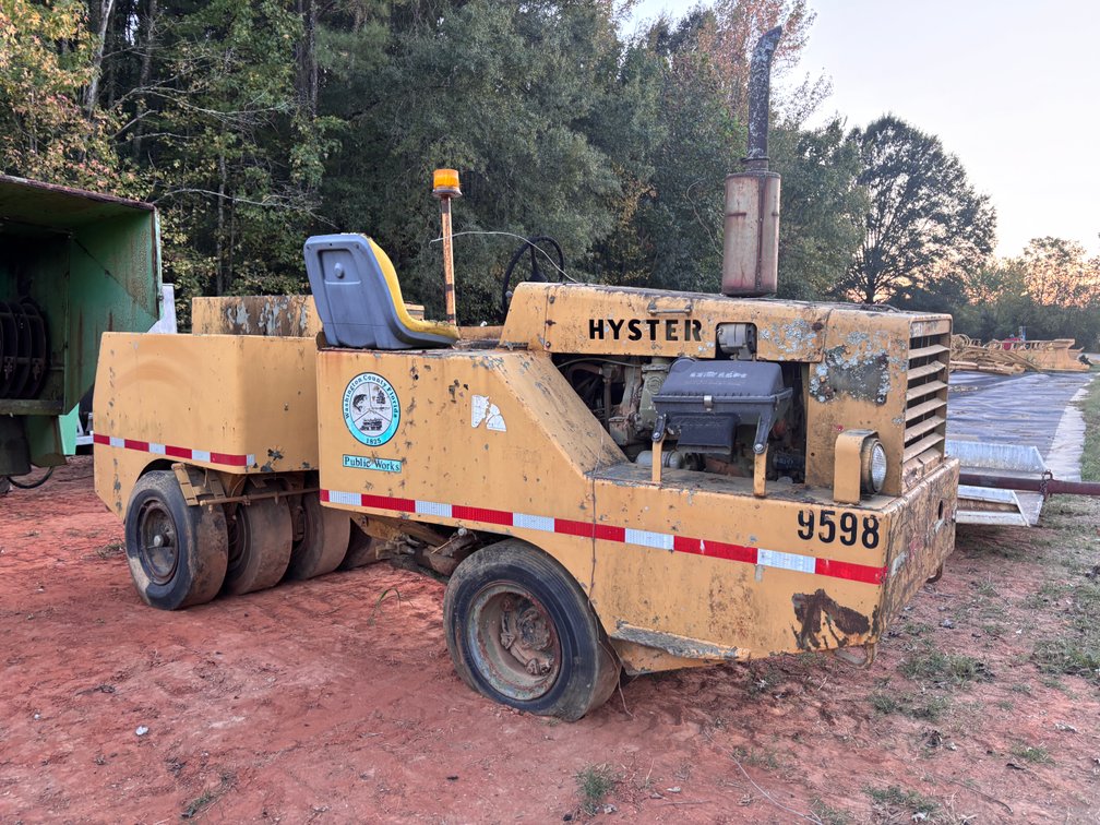 Hyster Self Propelled 9-Wheel Roller