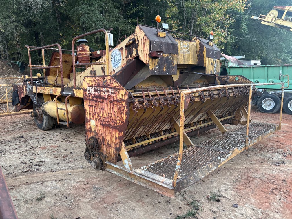 Etnyre Chip Spreader