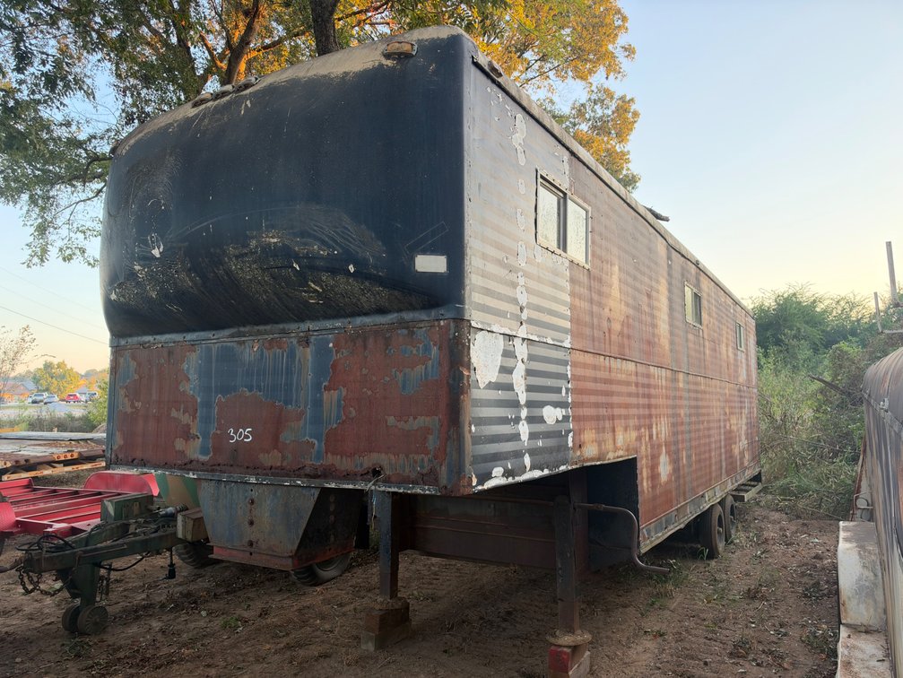 Lot 305