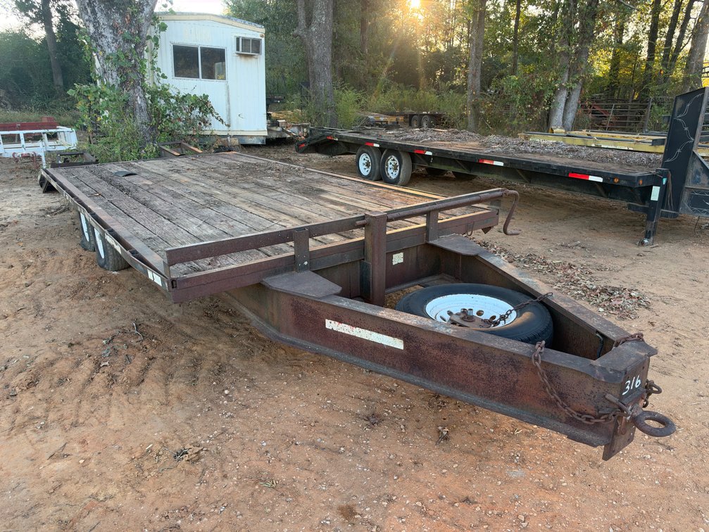 Tandem Axle Flatbed Equipment Trailer with Folding Ramps