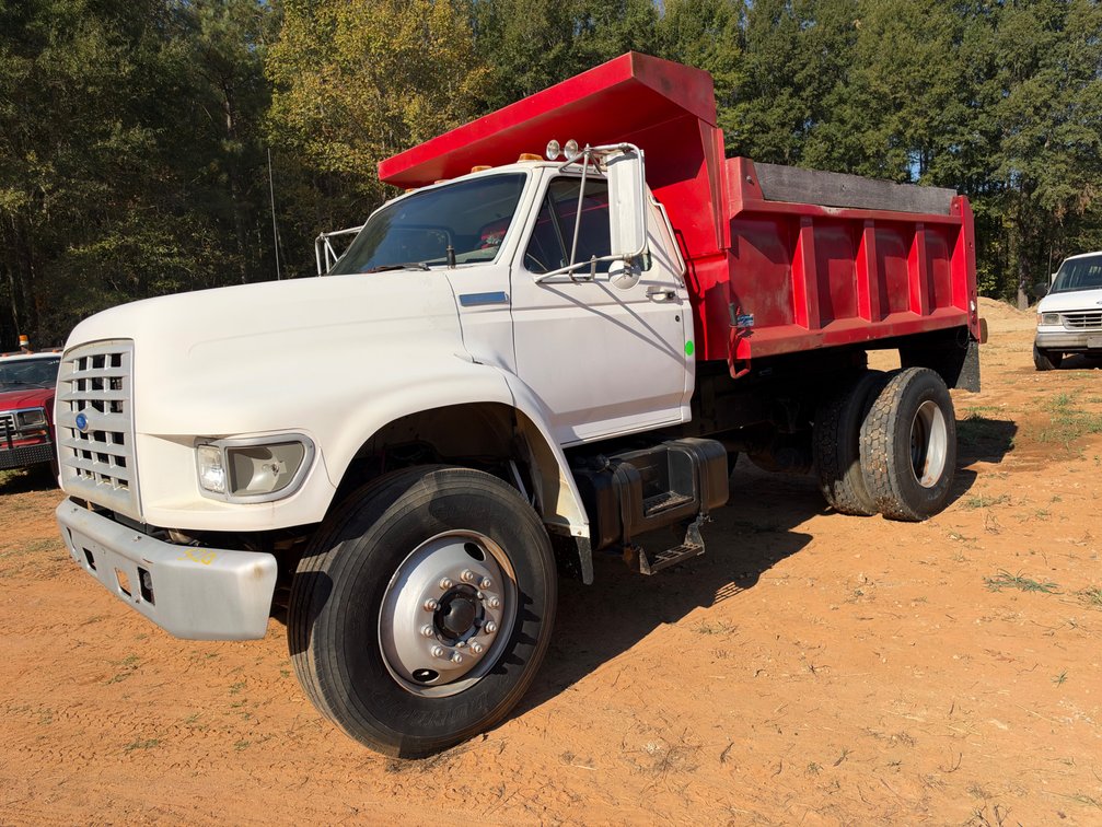 1995 Ford F700 Dump Truck