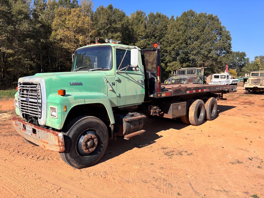1990 Ford L9000 Rollback Truck