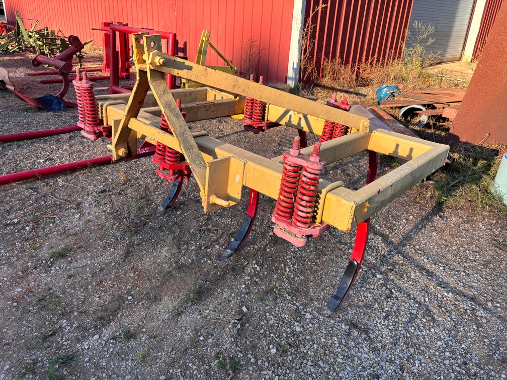 PiCO Model CPL 5-Shank 3-Point Chisel Plow
