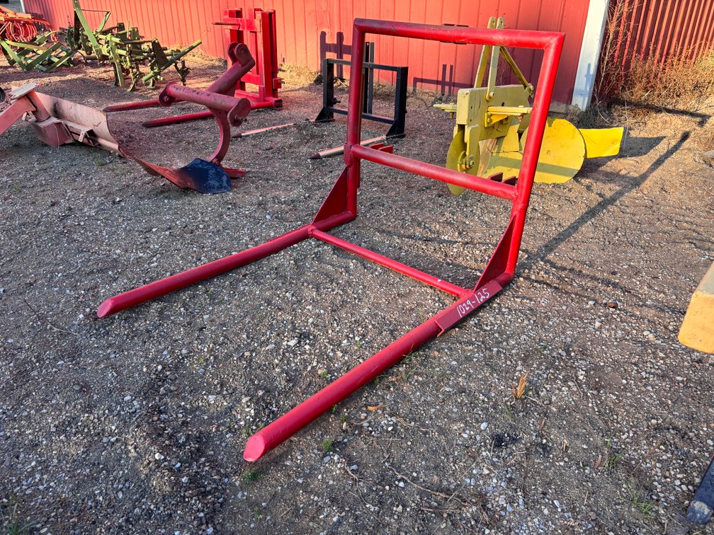 3-Point Tubular Bale Spear Attachment