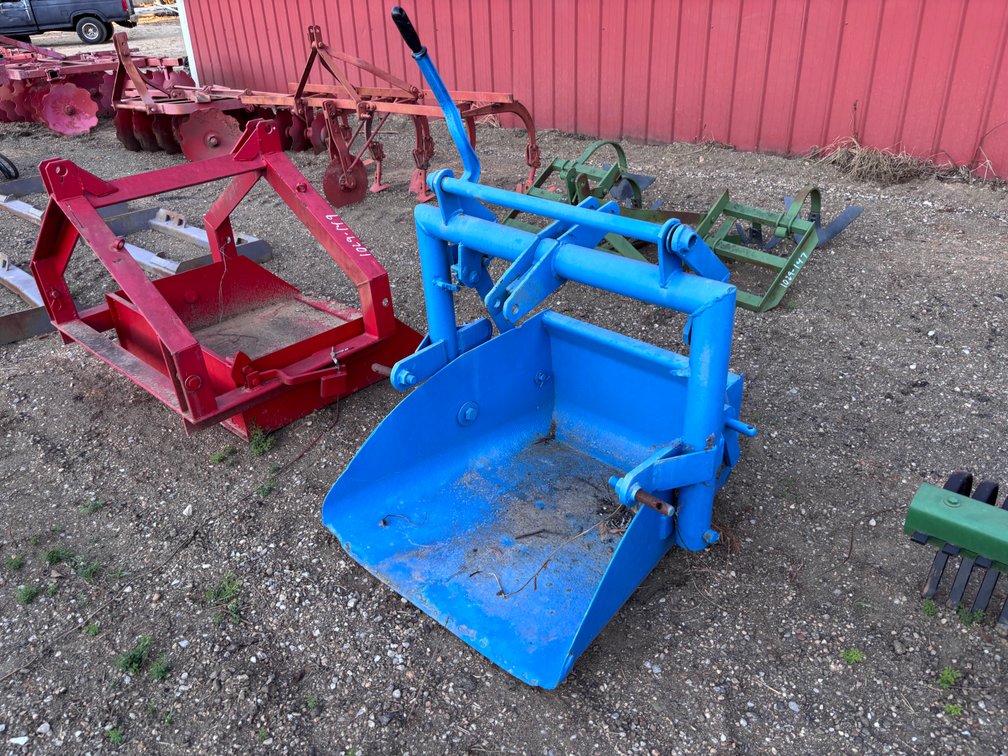 Danuser 3-Point Hitch Tractor Dirt Scoop