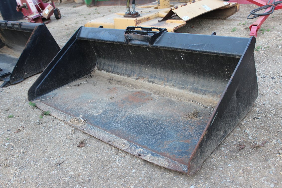 5 1/2 ft Steel Skid Steer Loader Bucket Attachment