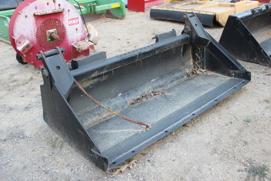 5 1/2 ft Hydraulic Skid Steer 4-in-1 Clamshell Bucket Attachment