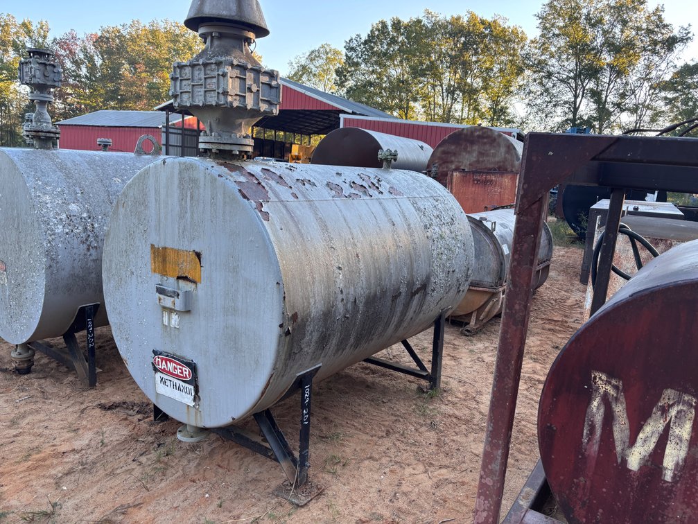 Horizontal Cylindrical Steel Storage Tank on Stand