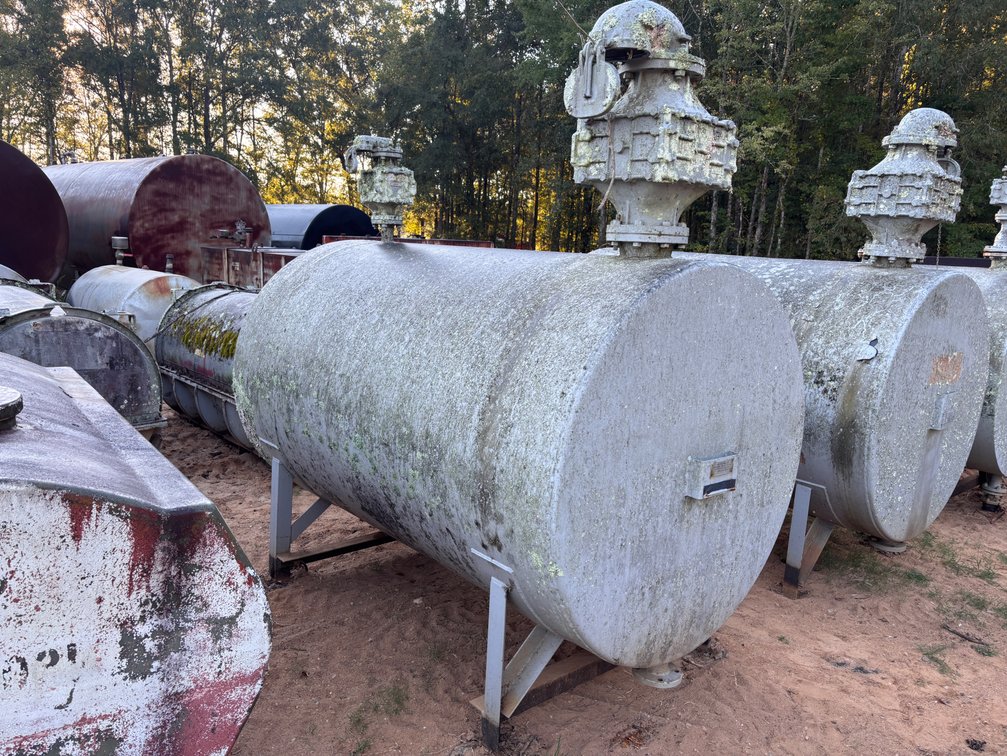 Horizontal Cylindrical Steel Storage Tank on Stand