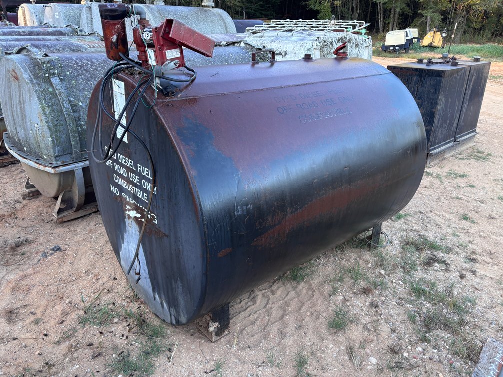 Cylindrical Steel Fuel Storage Tank with Electric Pump