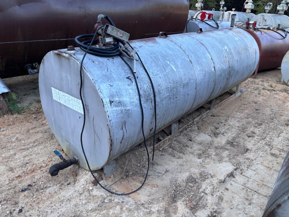 Steel Skid Fuel Tank with 12 Volt DC Transfer Pump