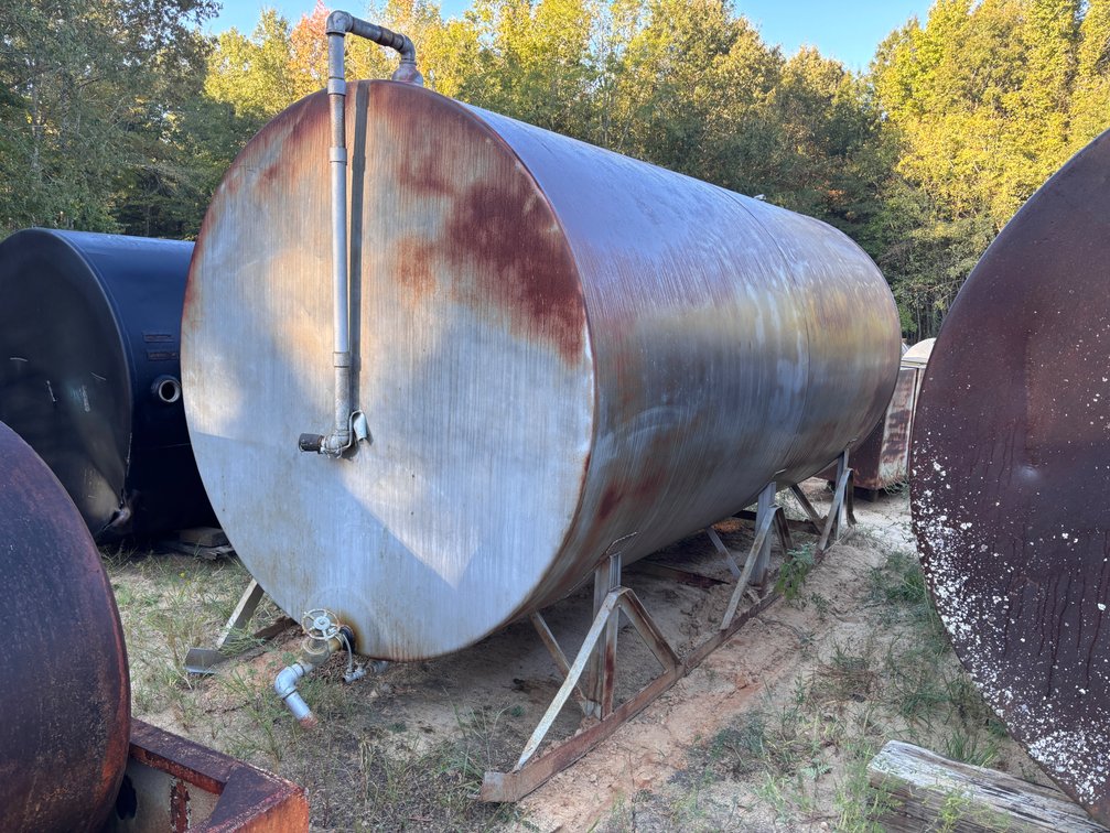 Horizontal Cylindrical Steel Storage Tank on Cradle Stand