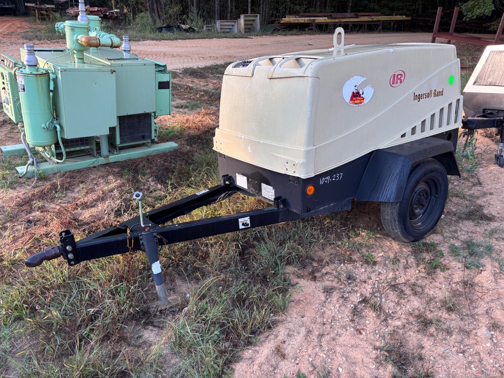 Ingersoll Rand AirSource-Plus Towable Air Compressor