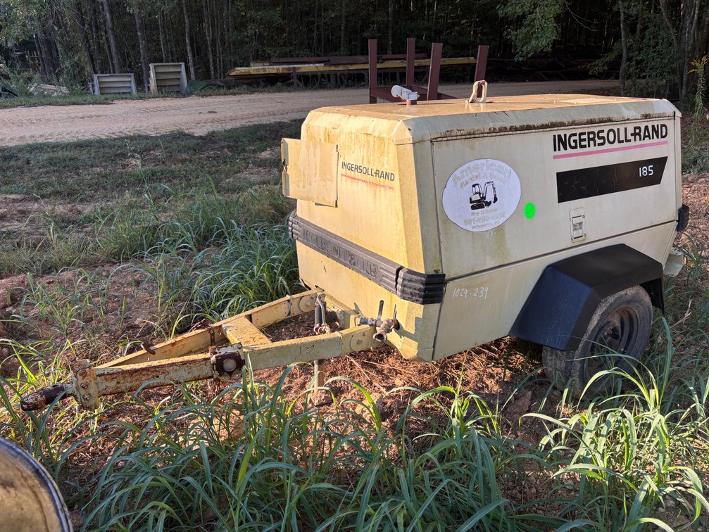 Ingersoll-Rand 185 Towable Air Compressor