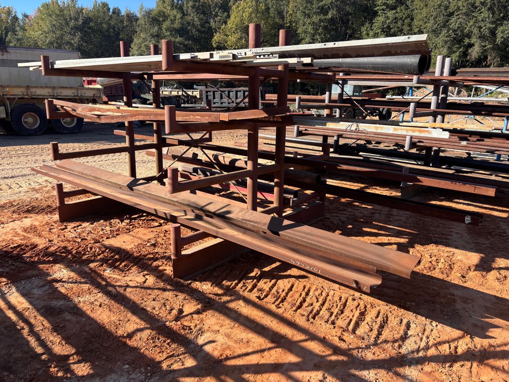 Steel Cantilever Storage Rack with Structural Steel and Pipe
