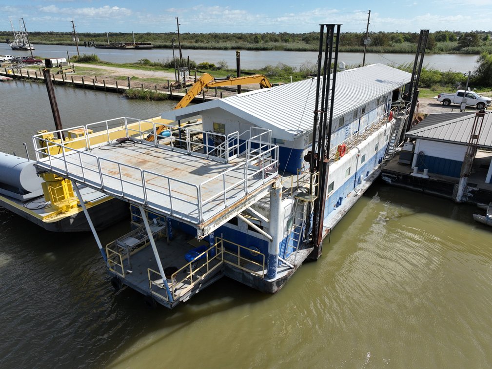 Commercial Floating Lodge – 12 Bedrooms | Accommodates 26 Guests | Turnkey Business Potential