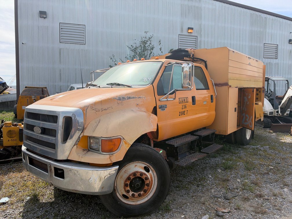 FORD F-750 SUPER DUTY UTILITY TRUCK